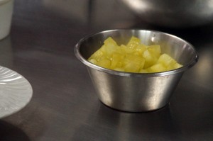 Dados de manzana con su helado y aire de sidra