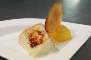 Torrija de coco con helado de mango