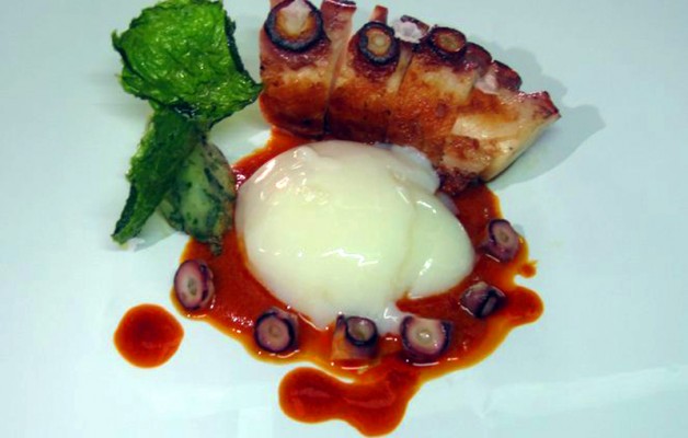 Receta: Huevo de caserío con pulpo a la brasa