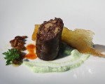 Receta: Morcilla de foie grass y hongos con cristal de pimientos y puerro ahumado