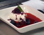 Receta: Sopa de frutos rojos con helado de queso y granizado de sangría