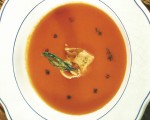 Receta: Sopa fría de tomate a la albahaca con bonito marinado