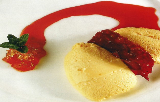 Receta: Mousse de vainilla con galleta y salsa de zanahoria