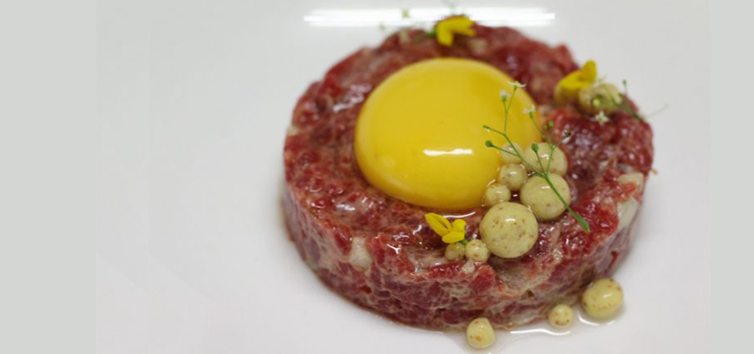 Receta de steak tartar de ganado mayor con mostaza