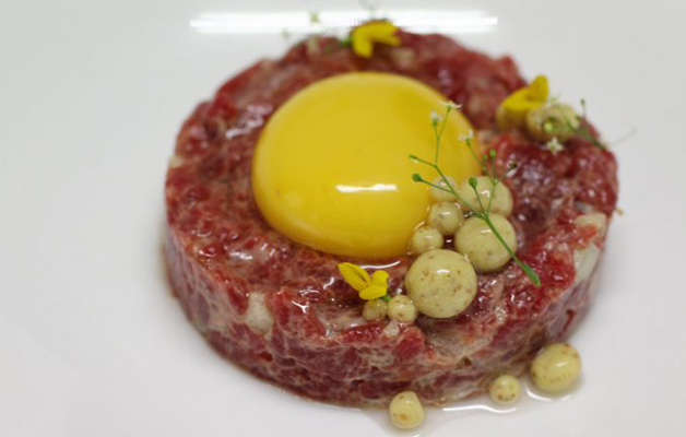 Receta: Steak tartar de ganado mayor con mostaza